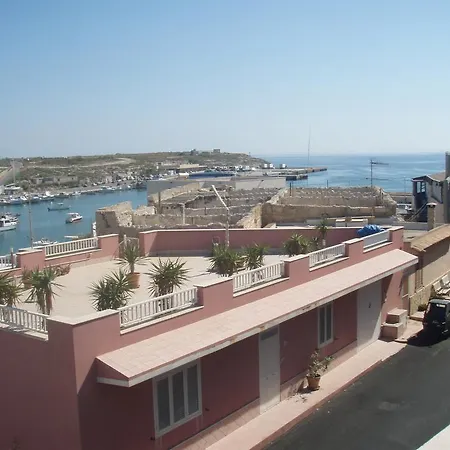 Bivani Sul Porto Vecchio 兰佩杜萨